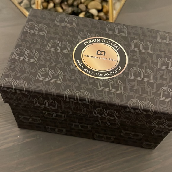 NEW✨Museum Of the Bible "Christmas Nativity Scene" Trinket Box - Picture 9 of 9